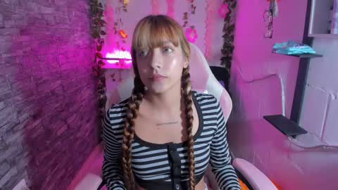 Snapshot of pamelajhonsom chatting on 10.21.25 pamelajhonsom online show from 10.21.25