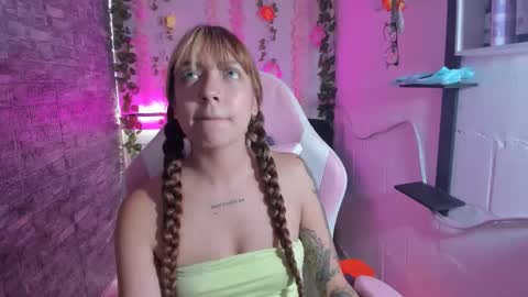 Snapshot of pamelajhonsom chatting on 10.22.25 pamelajhonsom online show from 10.22.25