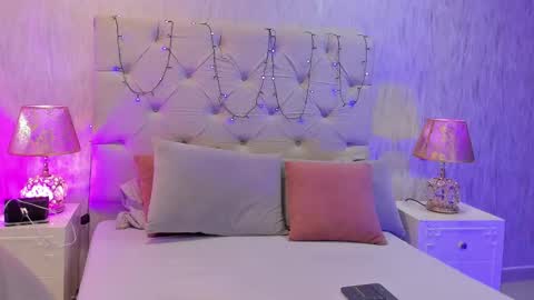 TELL ME PAMELLA AND GIVE ME A GOOD GRADE ITS IMPORTANT online show from 10.29.25