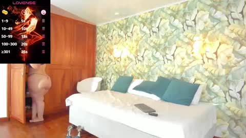 Snapshot of pamelarizzo_ chatting on 01.28.25 Pamela 3 online show from 01.28.25