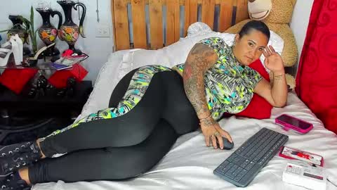 Snapshot of pamelaruiizz3 chatting on 11.04.25 Pamela online show from 11.04.25