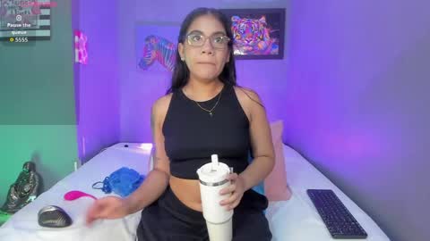 Snapshot of pammelaross chatting on 04.28.26 Pammela online show from 04.28.26