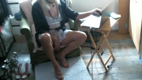 Snapshot of pammy_cd chatting on 11.17.25 Sluttie Pammy online show from 11.17.25
