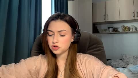 Snapshot of pamulahallquist chatting on 06.03.26 Lia online show from 06.03.26
