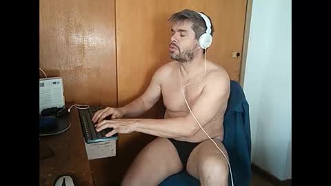 Snapshot of panchomadrid chatting on 09.30.25 Pancho Madrid online show from 09.30.25