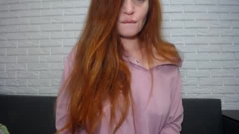 Snapshot of pandora_best chatting on 02.09.25 Lolo online show from 02.09.25