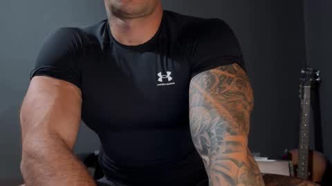 Snapshot of panther_style chatting on 10.01.25 Oleg online show from 10.01.25