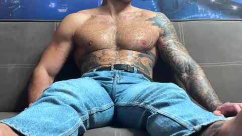 Snapshot of panther_style chatting on 10.20.25 Oleg online show from 10.20.25