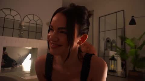 Kristina Kriss online show from 09.19.25