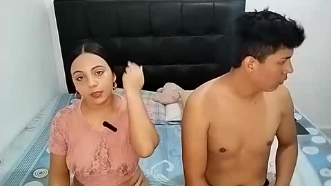 Snapshot of paola_835068 chatting on 02.15.25 Paola 23 and Andres 25 online show from 02.15.25