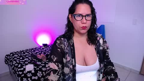 Snapshot of paola_ferrer chatting on 01.08.25 paola online show from 01.08.25