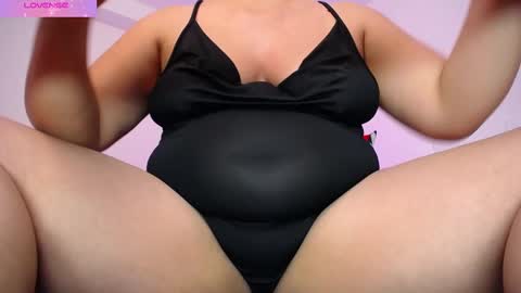 Snapshot of paola_ferrer chatting on 02.12.25 paola online show from 02.12.25