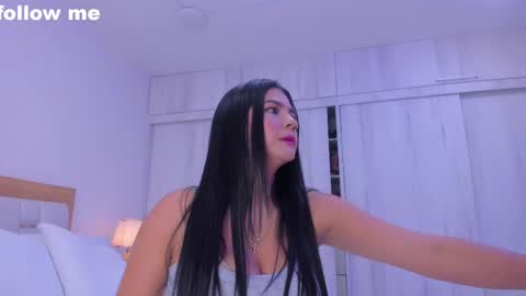 Snapshot of paolaa_rodriguez chatting on 02.16.25 Paola online show from 02.16.25