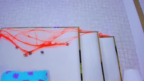 Snapshot of paolaa_rodriguez chatting on 10.31.25 Paola online show from 10.31.25