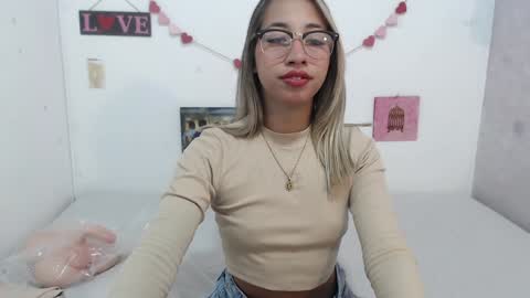 Paola online show from 01.14.25