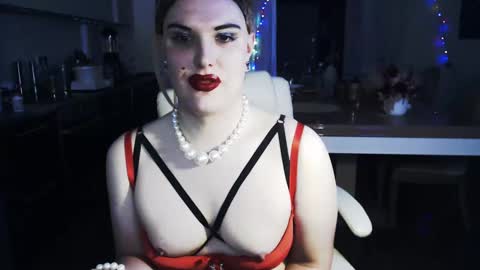 Sarina Williams online show from 12.11.24