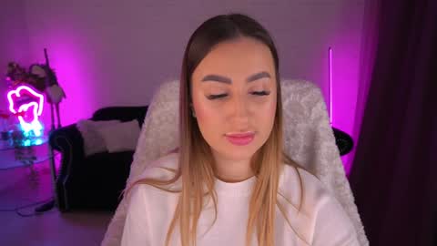 Lia online show from 12.22.24