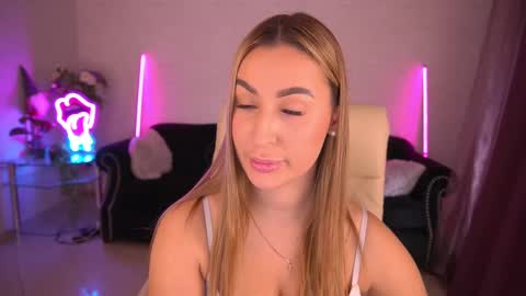 Lia online show from 02.21.25