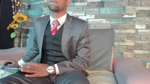 Snapshot of paolo_johnson chatting on 10.01.25 Paolo online show from 10.01.25