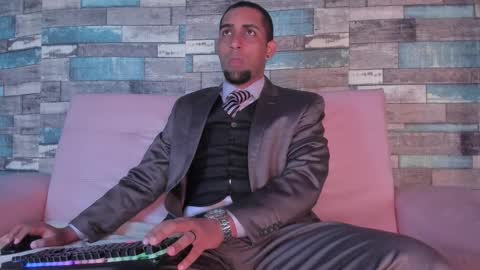 Snapshot of paolo_johnson chatting on 10.15.25 Paolo online show from 10.15.25