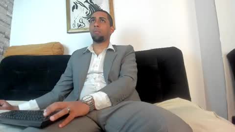 Snapshot of paolo_johnson chatting on 10.16.25 Paolo online show from 10.16.25