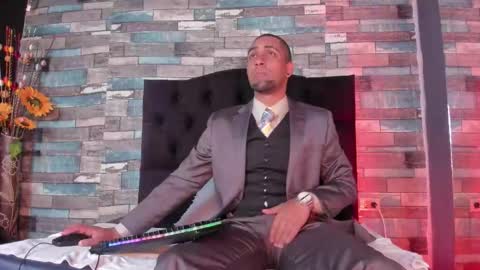 Snapshot of paolo_johnson chatting on 10.30.25 Paolo online show from 10.30.25