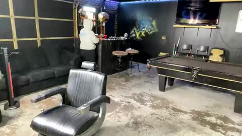 papi_krizz online show from 10.26.25