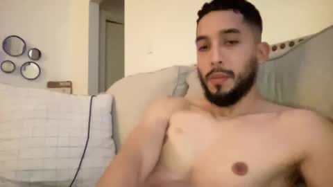 Snapshot of papicubano_guapo23cm chatting on 02.05.25 papicubano_guapo23cm online show from 02.05.25