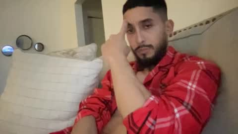 Snapshot of papicubano_guapo23cm chatting on 02.24.25 papicubano_guapo23cm online show from 02.24.25