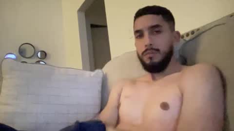 Snapshot of papicubano_guapo23cm chatting on 03.01.25 papicubano_guapo23cm online show from 03.01.25