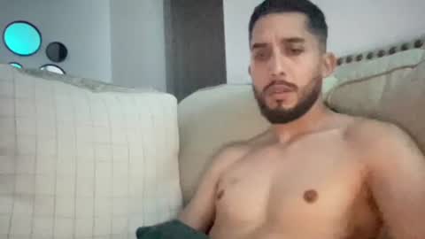 papicubano_guapo23cm online show from 07.21.26