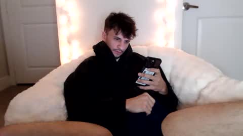 Snapshot of papijakey chatting on 01.18.26 -- New Videos Down Below online show from 01.18.26