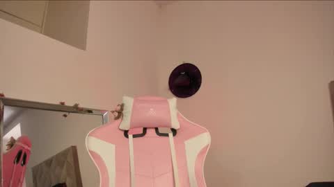 Snapshot of paprik_ chatting on 11.09.25 Paprika online show from 11.09.25