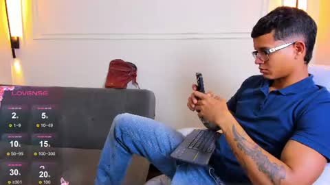 Snapshot of paradise_boy_s chatting on 06.11.26 Ryan And Casper online show from 06.11.26