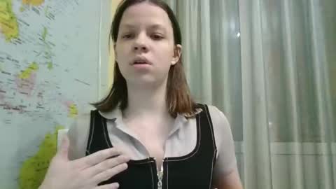 Snapshot of paradise_tease chatting on 02.18.26 paradise_tease online show from 02.18.26