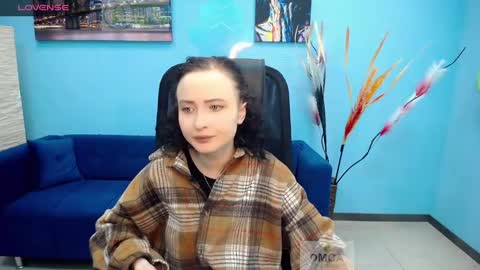 Snapshot of paradox_666_ chatting on 01.02.25 Louise online show from 01.02.25
