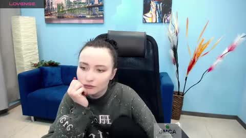 Snapshot of paradox_666_ chatting on 01.16.25 Louise online show from 01.16.25