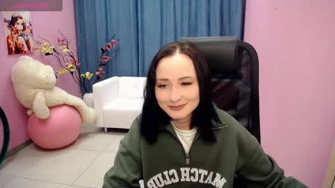 Snapshot of paradox_666_ chatting on 02.10.25 Louise online show from 02.10.25