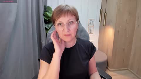 Paris online show from 02.23.25