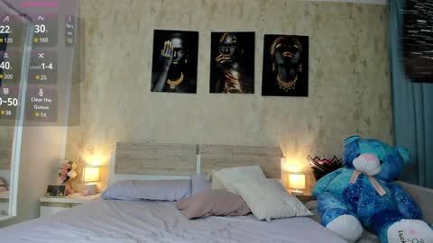 Paris online show from 12.12.24