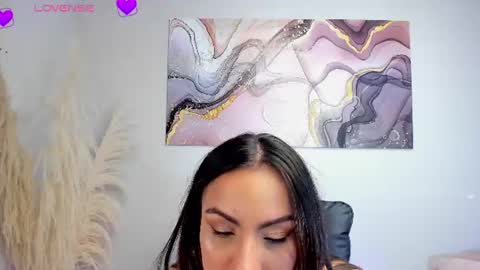 Snapshot of parisangel_ chatting on 06.25.26 Paris online show from 06.25.26