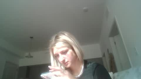 parisbaby2000 online show from 10.03.25