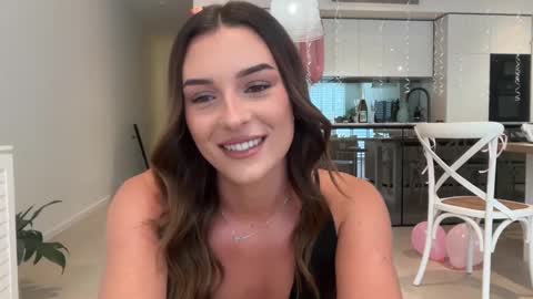 Snapshot of parisbabyxox chatting on 09.13.25 ParisBabyxox online show from 09.13.25