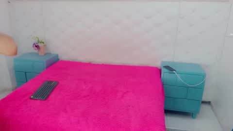 Snapshot of party_fre_girl chatting on 11.11.25 party_fre_girl online show from 11.11.25