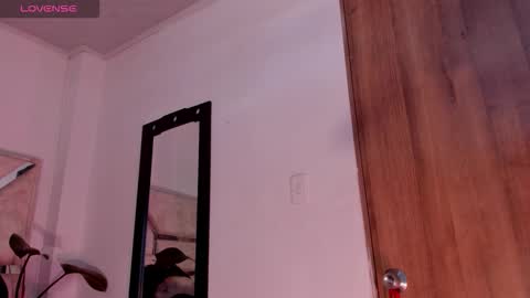 Snapshot of patrik_12 chatting on 10.22.25 patrik online show from 10.22.25