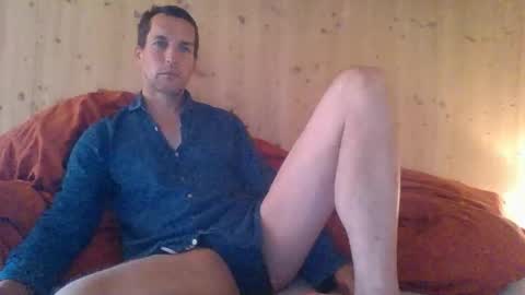 Snapshot of paueriwan chatting on 10.16.25 paueriwan online show from 10.16.25