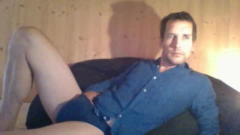 paueriwan online show from 11.04.25