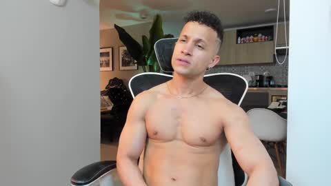 Snapshot of paul_reyborg chatting on 10.03.25 Paul online show from 10.03.25