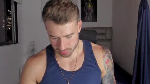 Snapshot of paul_roger chatting on 11.08.25 PAUL ROGER online show from 11.08.25