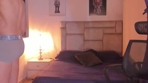 PAUL ROGER online show from 04.11.26